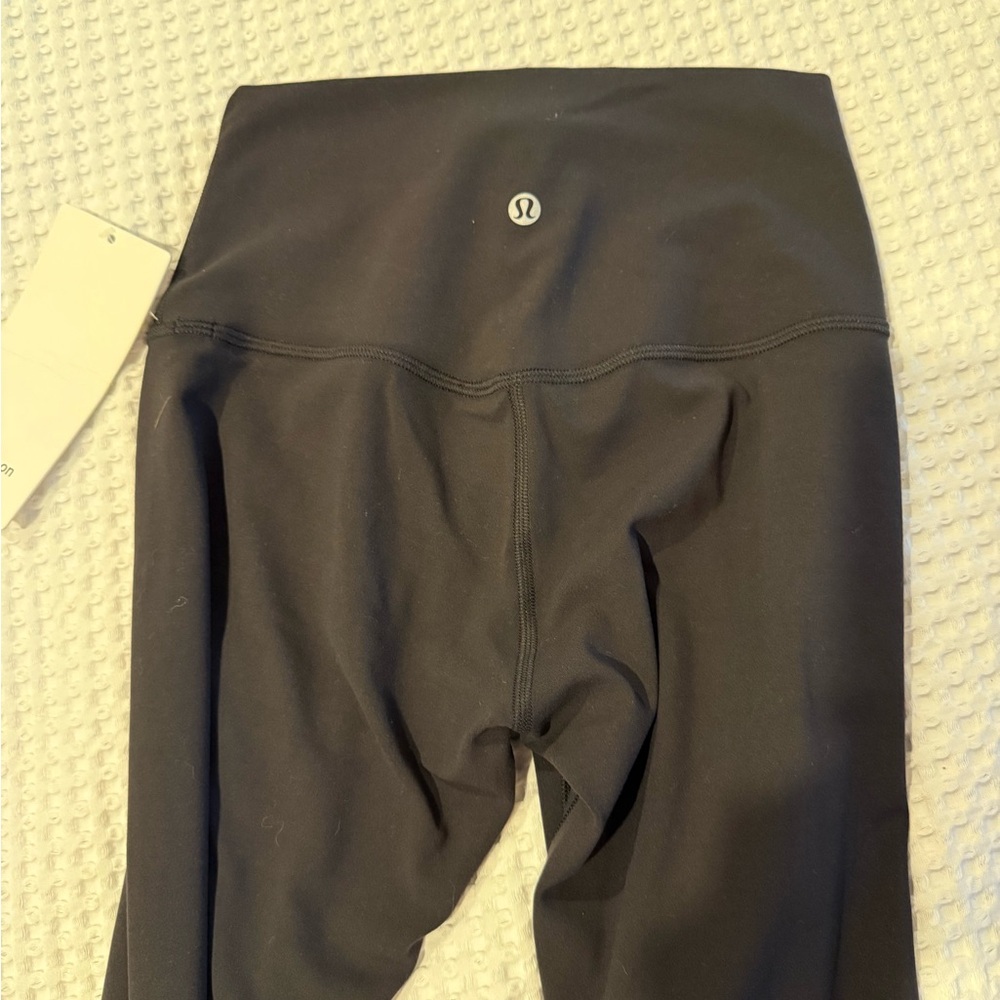 lululemon athletica Black Align High-Rise Leggings - Size 4 NWT - Picture 3 of 3